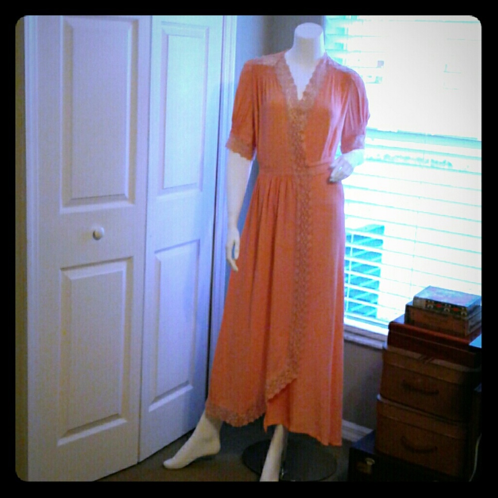 Stunning vintage robe